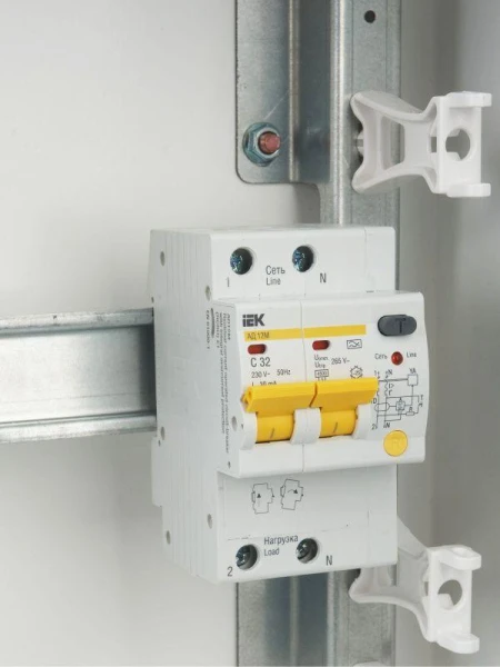 IEK MAD12-2-032-C-030