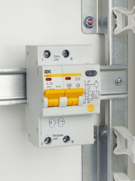 IEK MAD10-2-025-C-030