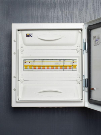 IEK MNV10-4-063